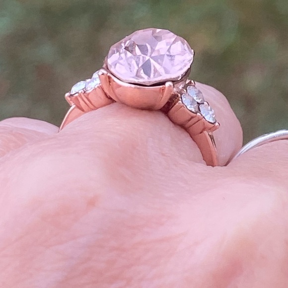 Pink Crystal rose gold plated ring with white crystal accent sz 7 - Picture 7 of 15